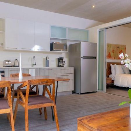 Bee Suites Santa Ana Екстериор снимка