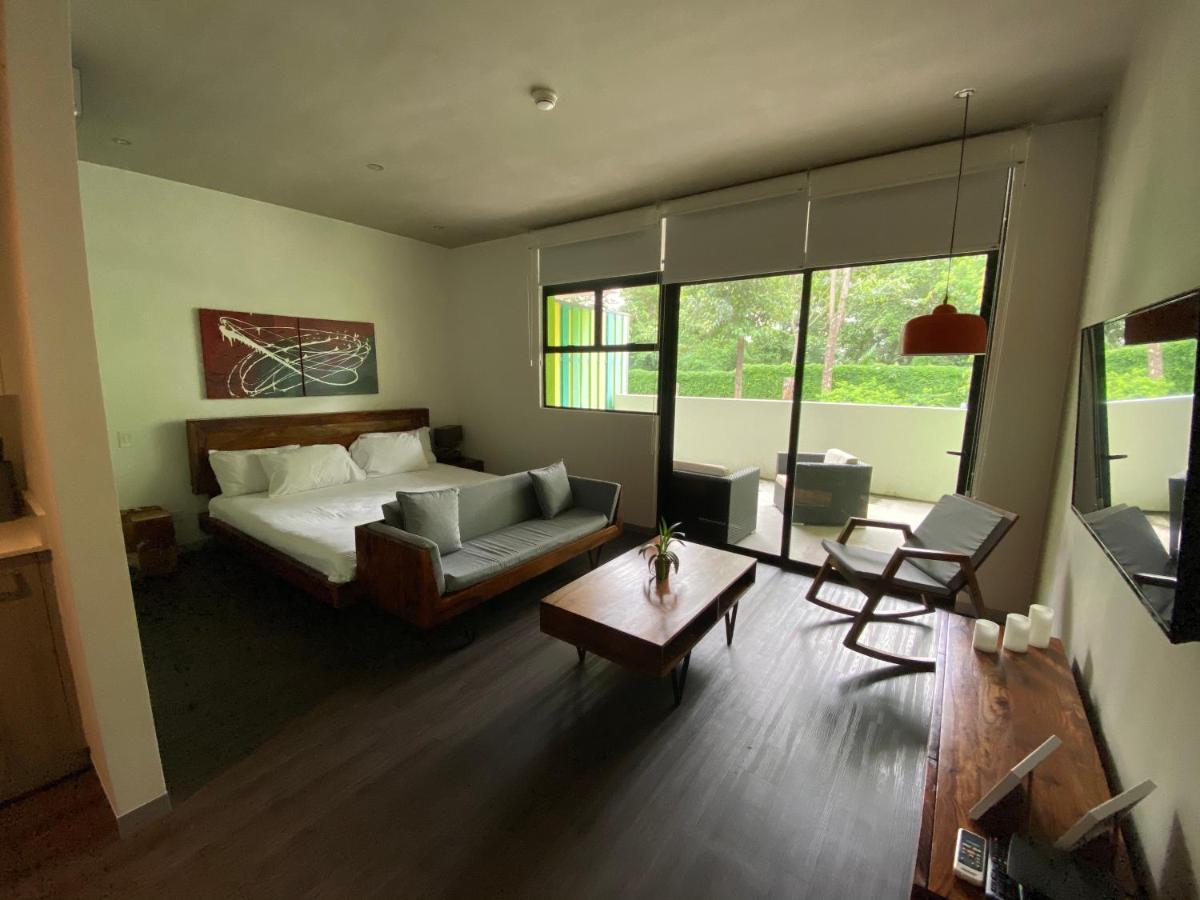 Bee Suites Santa Ana Екстериор снимка