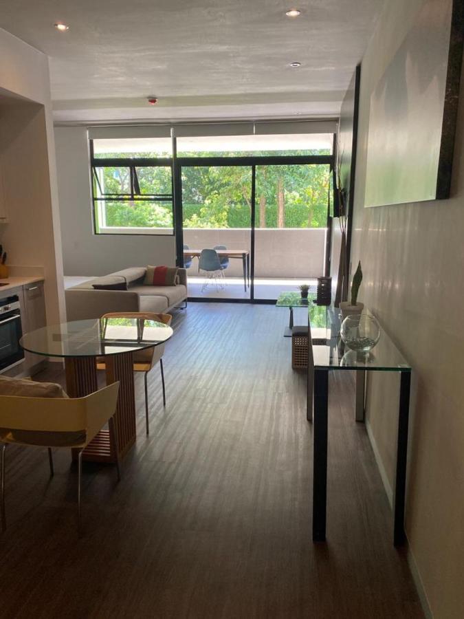 Bee Suites Santa Ana Екстериор снимка