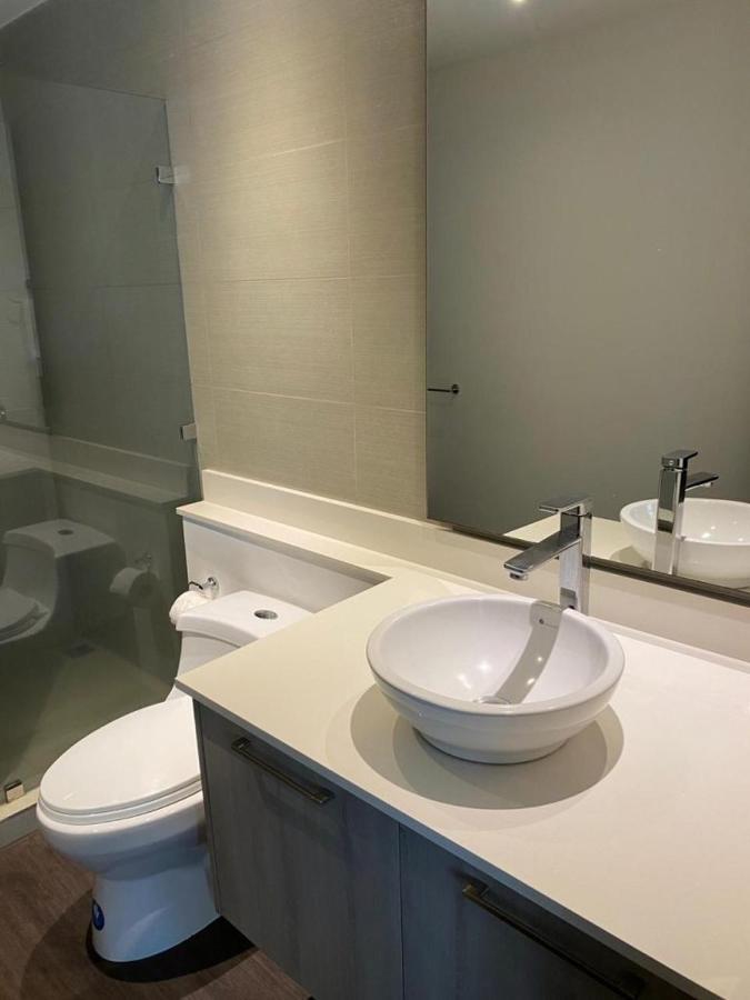 Bee Suites Santa Ana Екстериор снимка