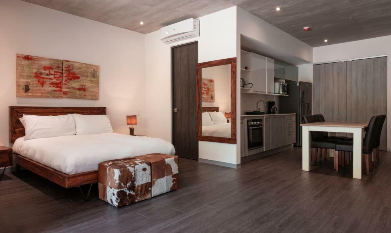 Bee Suites Santa Ana Екстериор снимка