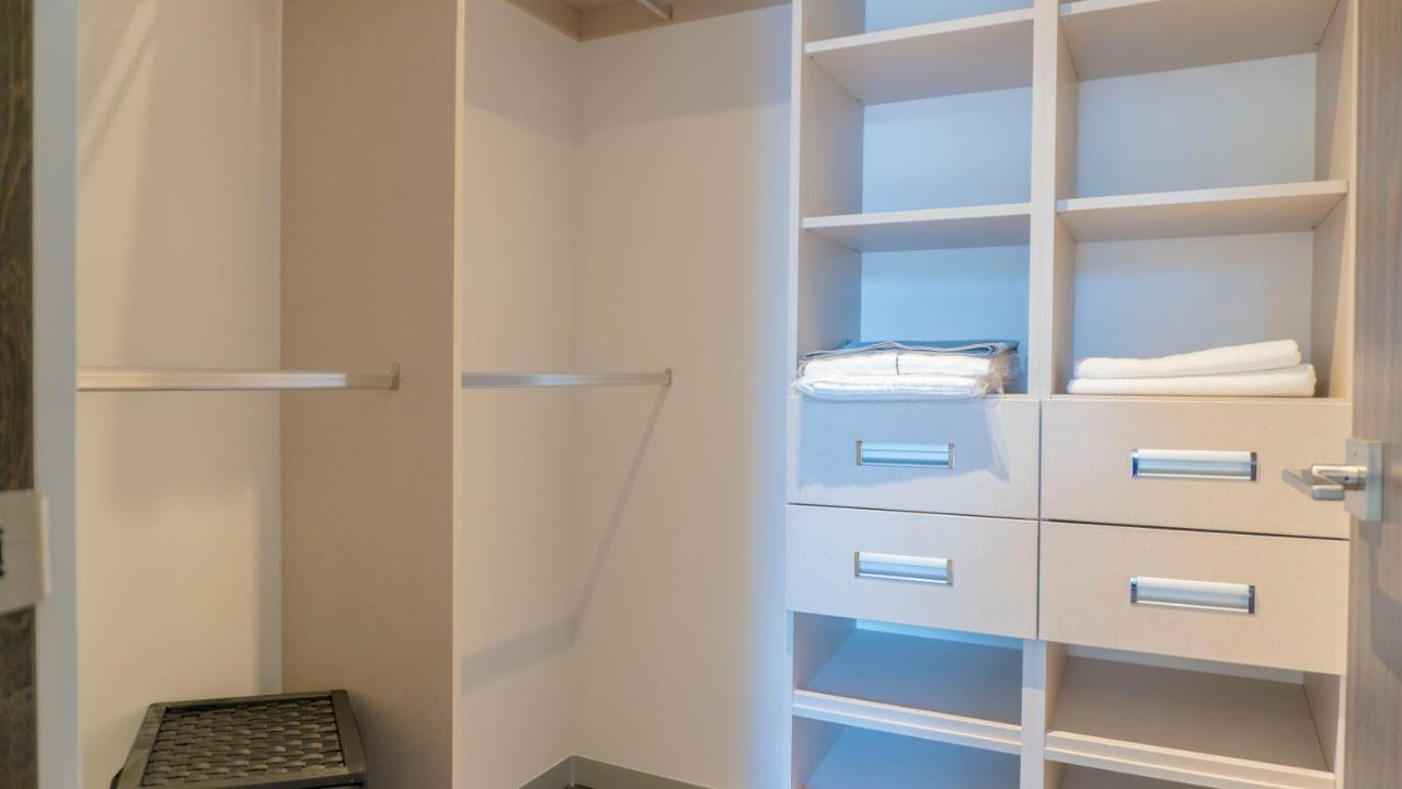 Bee Suites Santa Ana Екстериор снимка